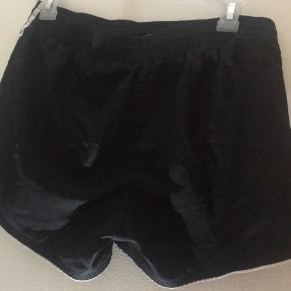 Athletic shorts - Picture 2 of 2